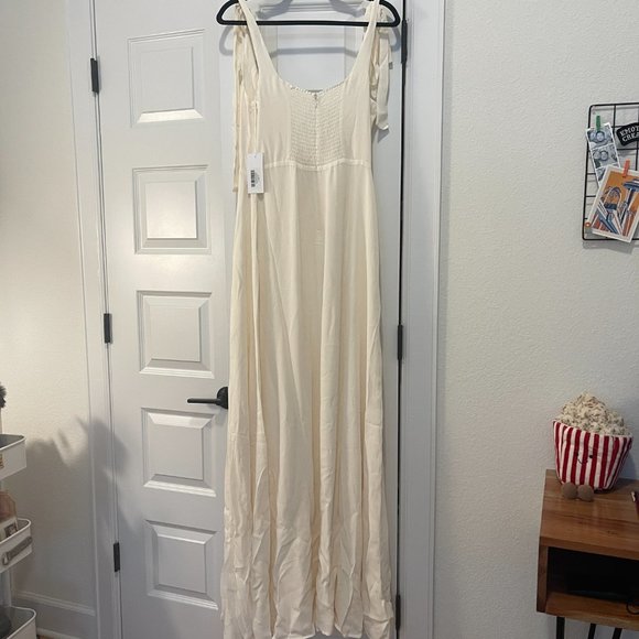 Reformation Wedding / Bridal Gown - Westerly Dress in Ivory - Picture 3 of 13